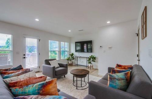 Country Club House | Home with views close to all attractions San Diego