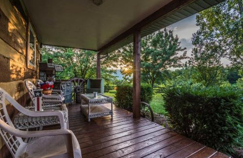 Petersburg House | Home with Views, Mins to Monongahela National Forest