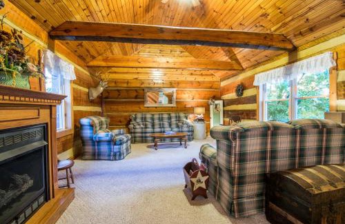 Petersburg House | Home with Views, Mins to Monongahela National Forest