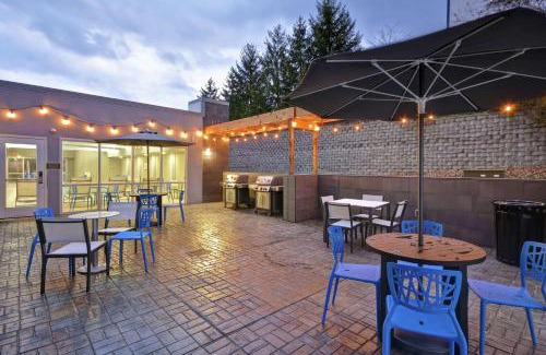 Alpine Center Hotel | Home2 Suites By Hilton Grand Rapids North