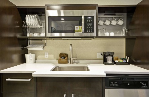 Waldron Hotel | Home2 Suites by Hilton KCI Airport