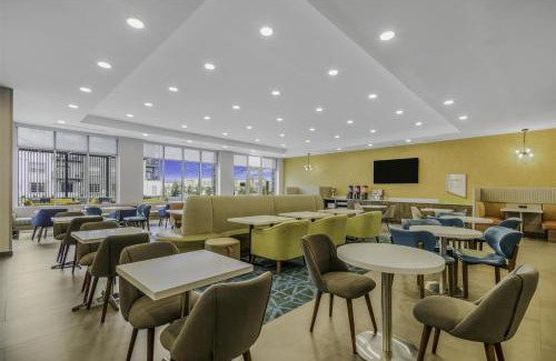 Oakley Hotel | Home2 Suites By Hilton Cincinnati Midtown Oakley