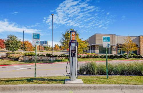 Plano Hotel | Home2 Suites Plano Legacy West