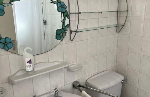 Dover House | Home2Home Guesthouse