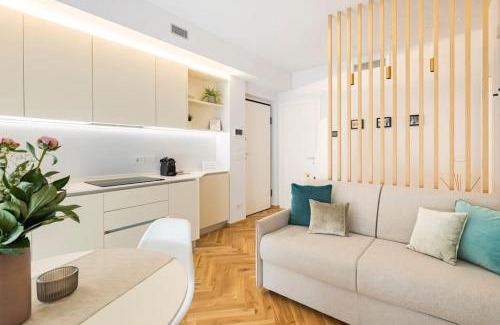 Historic Centre Apartment | Home4holidays San Carlo