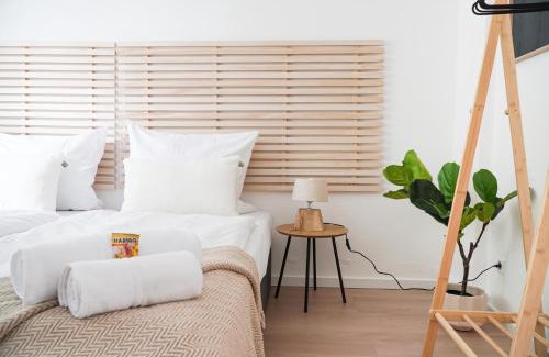 Frohnhausen Apartment | HOMEFY BALCONY APARTMENT - up to 4 people - close to fair - free parking