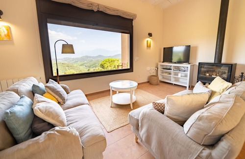 Collsacreu Villa | HomeHolidaysRentals Paz - Costa Barcelona