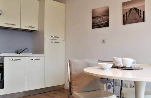 Villapizzone Apartment | HomeLovers White and Bright Studio Flat Portello Accursio Shopping District