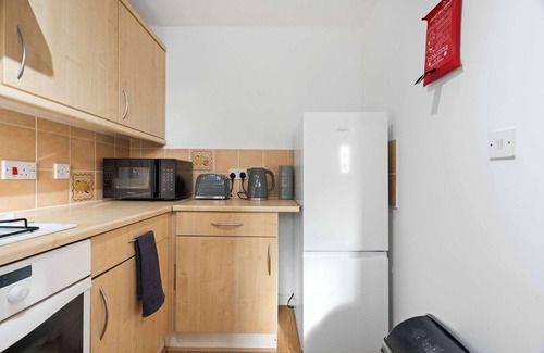 Stonnall House | Homely 2bed 2bath house in Erdington with Parking, sleep 6