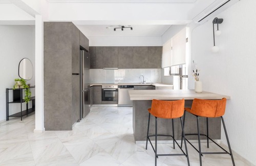 Marousi Apartment | Homely 3BR Apartment in Marousi