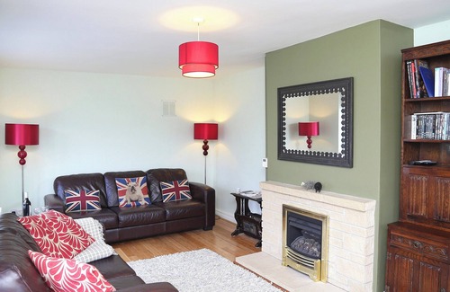 Icklesham Cottage | Homely and vibrant, a fabulous family friendly find.