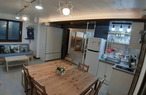Deungchon-dong Apartment | Homely Place with Family and Friends