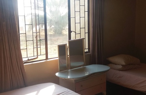 Lephalale House | Homely room in peaceful and comfortable old farmhouse