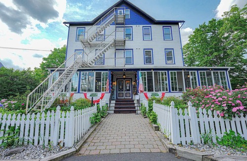 Milford House | Homely Room with Charm, Perfect for Downtown Milford Strolls