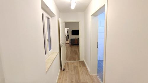 Moosburg Apartment | Homely Stay - Urban Oasis Apartments