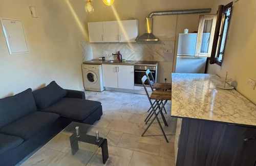 Marathounta Apartment | Homemade With Fireplace"