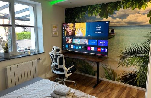 Hennef House | HomeOffice Zimmer Küche WLAN TV mit Terrasse Grill