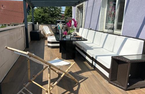 Hennef House | HomeOffice Zimmer Küche WLAN TV mit Terrasse Grill