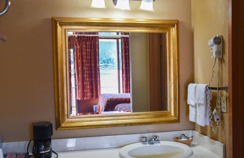 Jacksonville Hotel | Homeplace Inn