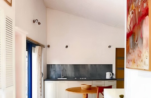 Saint-Quentin-la-Poterie Apartment | Homerez - Apartment in Saint-Quentin-la-Poterie.