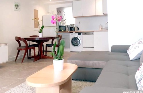 Argenteuil Apartment | Homerez - Amazing appartement for 4 ppl. at Argenteuil