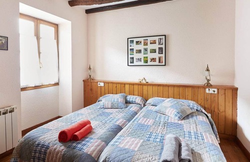 Baztan Apartment | Homerez - Amazing appartement for 6 ppl. with balcony at Berroeta