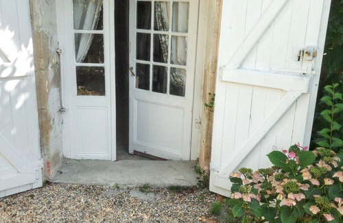 Sainte-Croix-Du-Mont Apartment | Homerez - Apt in Sainte-Croix-du-Mont