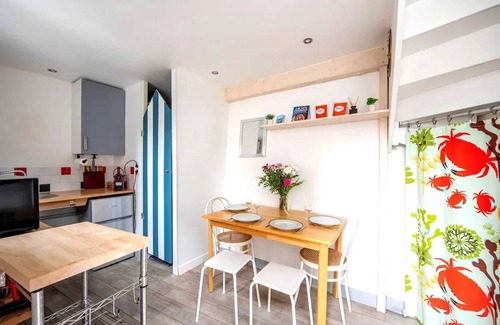 Etretat Apartment | Homerez - Apartment in Étretat