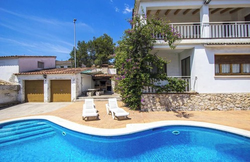 Canyelles Apartment | Homerez - Apartment in Canyelles with Pool