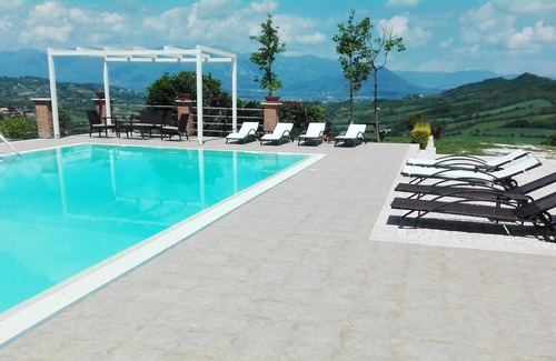 Caiazzo Apartment | Homerez - Appartement for 5 ppl. with shared pool and garden at Bosco di Caiazzo