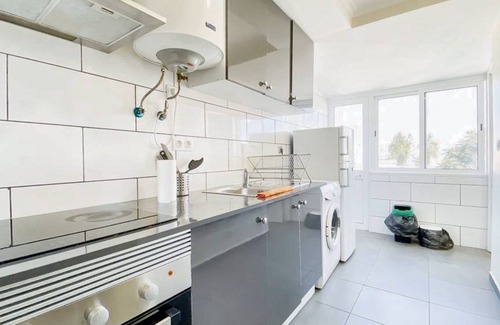 Penha de Franca Apartment | Homerez - Appt Lisboa City View