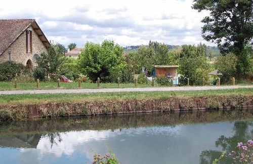 Blaignac Apartment | Homerez - Apt Blaignac + shared pool
