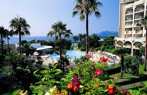 La Bocca Apartment | Homerez - Apt Cannes with Shared Pool