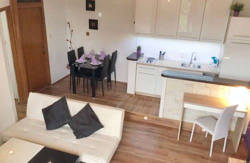 Rakovica Apartment | Homerez - Apt Rakovica w/pool