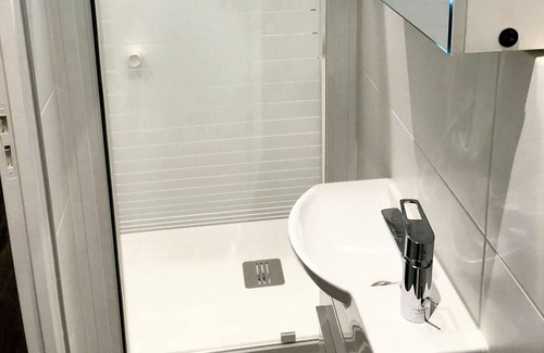 Saint-Germain-en-Laye Apartment | Homerez - Beautiful studio for 2 ppl. at Saint-Germain-en-Laye