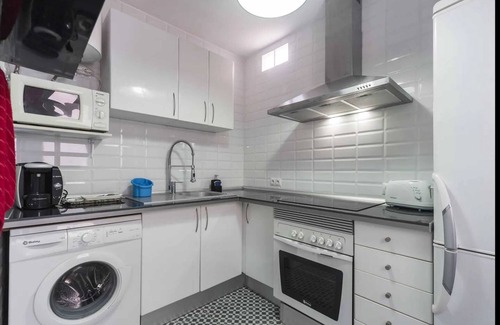 Poblats Maritims Apartment | Homerez - Bright apartment in València 80 sqm with air conditioning