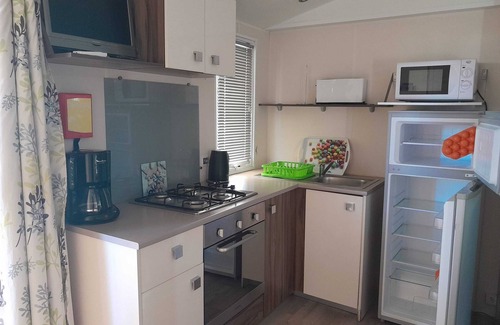 La Cote Radieuse House | Homerez - Bungalow in Canet-en-Roussillon