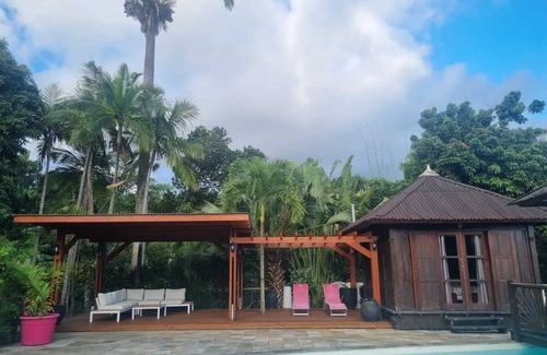 La Riviere Saint-Louis House | Homerez - Bungalow in Ruisseau