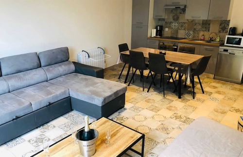 Clermont-Creans Ski Chalet | Homerez - Chalet in Clermont-Créans