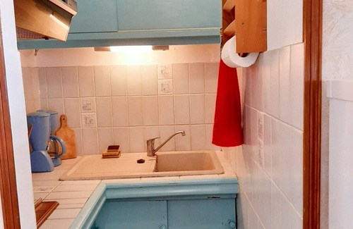 Frontignan Apartment | Homerez - Charming Apartment in Frontignan with Private Balcony