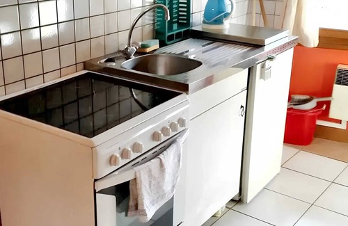 Mesnay Apartment | Homerez - Comfortable Apartment in Mesnay - 70 m² - Private Balcony