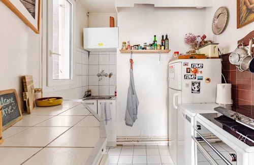 Quartier de la Goutte-d'Or Apartment | Homerez - Comfortable Apartment in Paris