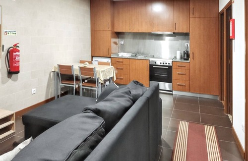 Marinhas House | Homerez - Comfortable House in Marinhas + Garden and Sea View.
