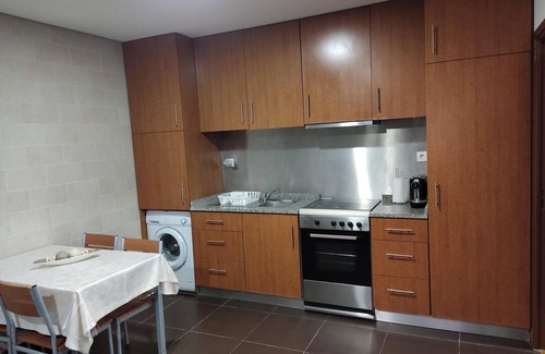Marinhas House | Homerez - Comfortable House in Marinhas + Garden and Sea View.