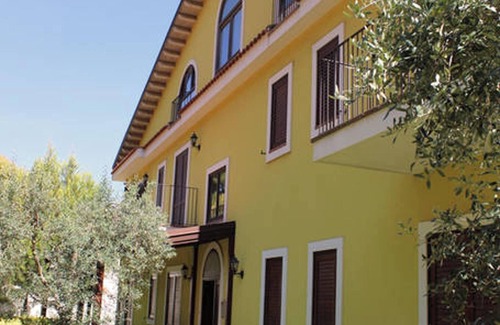 Nicolosi Apartment | Homerez - Cozy Apmt Nicolosi 52m² garden