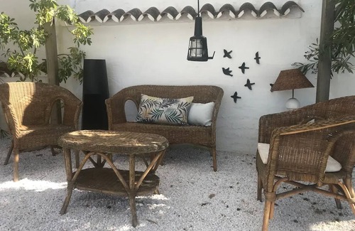 Algodonales House | Homerez - Cozy Bungalow with Pool in Madrigueras