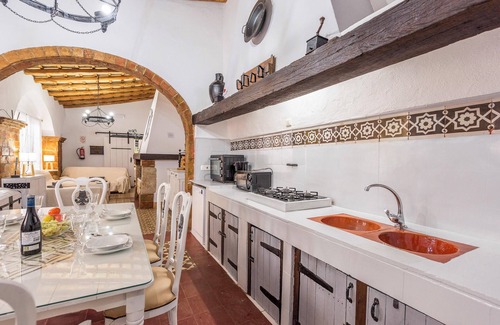 Penaflor Villa | Homerez - Elegant Villa in Peñaflor with Private Pool