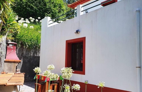 Camacha House | Homerez - Exceptional house with terrace