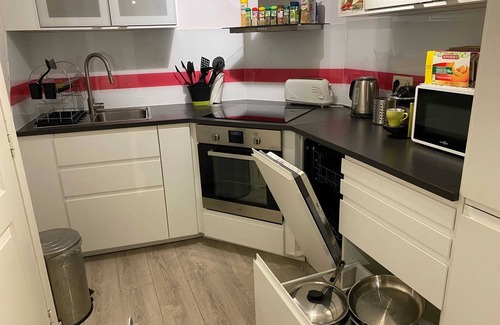 Roux Apartment | Homerez - Flat Charleroi - Private Parking