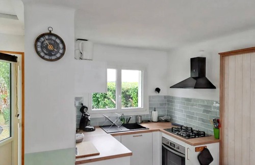 Saint-Meloir-des-Ondes House | Homerez - House in Saint-Méloir-des-Ondes